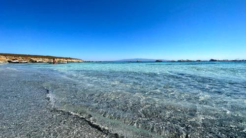 Beach on the island of Mal di Ventre