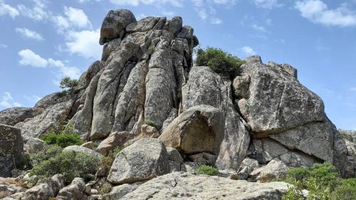 Rocks with peculiar shapes on the peaks of the Seven Brothers Park