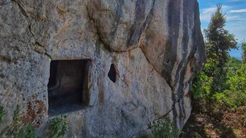 Neolithisches Grabmal in Montalbo