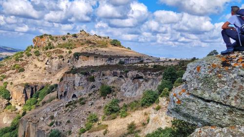 Vista del monte Torru y guía