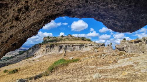 Vista sul Monte Torru da una roccia