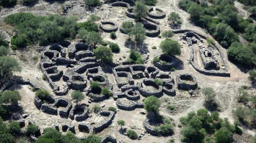 Luftaufnahme des archäologischen Gebiets, das während der Tour durch die Blaue Zone besucht wurde