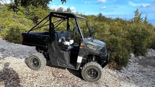 Buggy at rest during the excursion to Punta Salinas