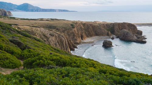 Vista sulla spiaggia dalle Uova di Dinosauro a Capo Pecora