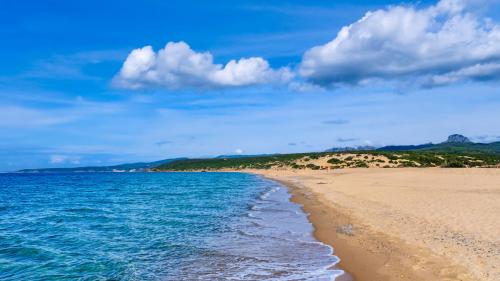 Plage de Piscinas à Arbus