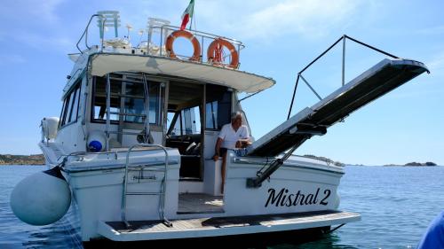 Details of the stern of the powerboat Mistral 2