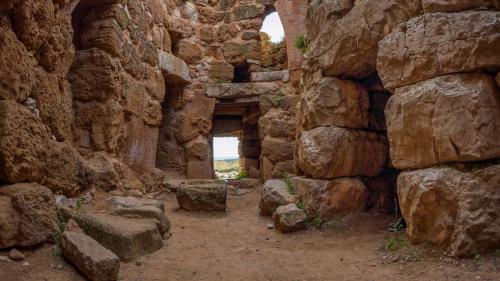 Interno del nuraghe Palmavera