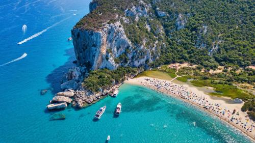 Vue de Cala Luna depuis le haut