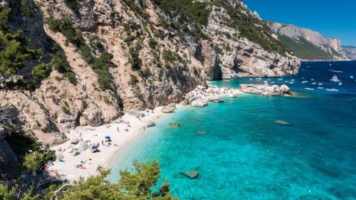 Vista aérea de la segunda playa de Cala Mariolu