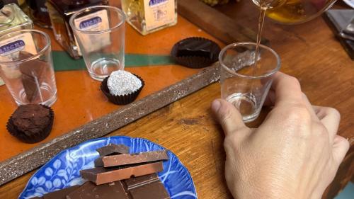 Degustazione di liquori aromatizzati alle erbe sarde abbinati a diversi tipi di cioccolati