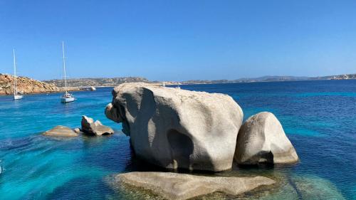Besondere Felsen im Archipel von La Maddalena 