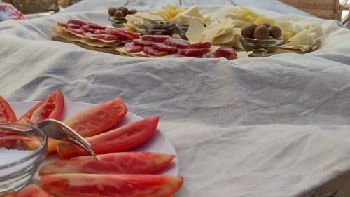 Aperitivo tipico sardo nel territorio di Perfugas