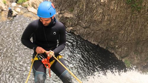 Descenso de la cascada de Piricanes con guía