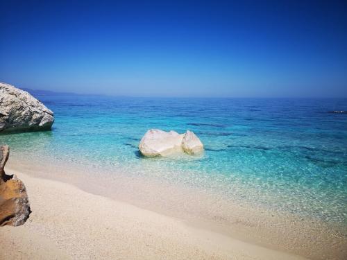 Cala Mariolu e il suo mare spettacolare