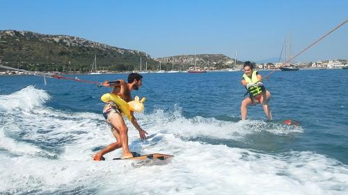 Divertidos juegos acuáticos en el Golfo de Cagliari