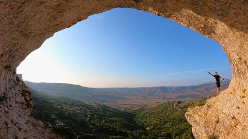 Vue depuis la ferrata de Giorré dans les collines du nord de la Sardaigne