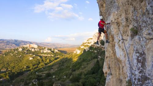 La via ferrata de Giorré dans la région de Cargeghe près de Sassari