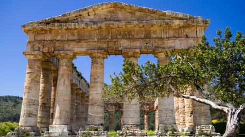 Tempio di Segesta nella Sicilia occidentale