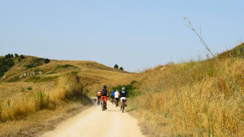 Gruppo di persone durante il tour in ebike in Sicilia