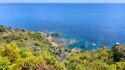 vista sul mare blu cristallino di Santa Maria Navarrese