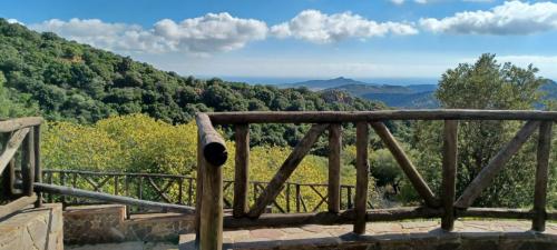 Départ de l'itinéraire vers la forêt des Sette Fratelli à Sinnai