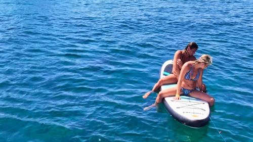 Amigos del SUP en el Golfo de Alghero