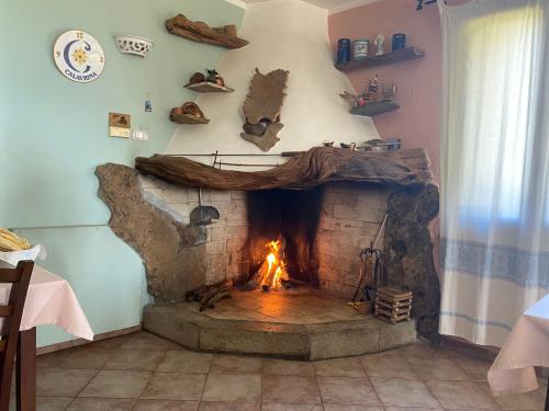 <p>Restaurant fireplace for typical lunch</p>
