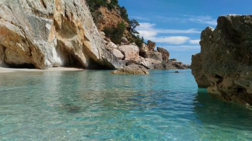 Mer cristalline dans le golfe d'Orosei