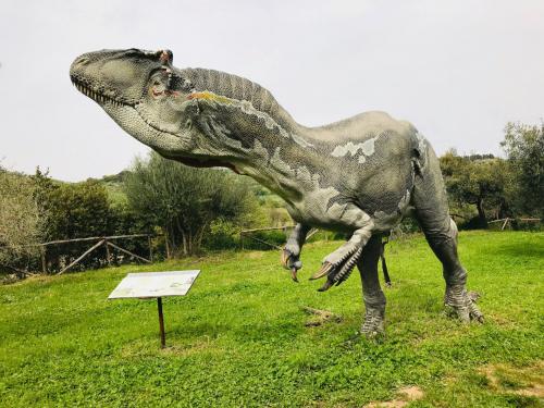Riproduzione dinosauro a Bitti