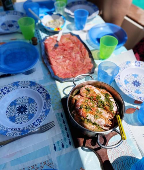 Déjeuner avec des crevettes