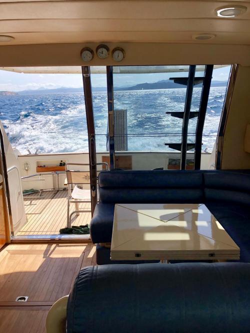 Intérieur de bateau à moteur