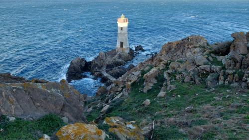 Escursione fino al faro di Porto Cervo