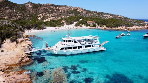 Tappa della motonave durante la mini crociera nell'Arcipelago di La Maddalena