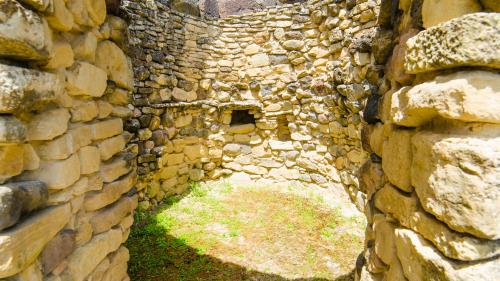 Intérieur du nuraghe de Barumini