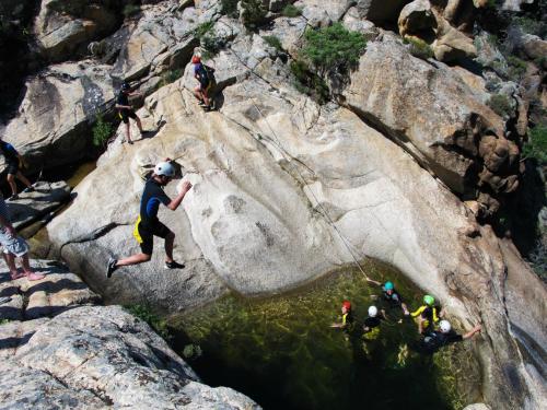 Boy dives into Rio Pitrisconi