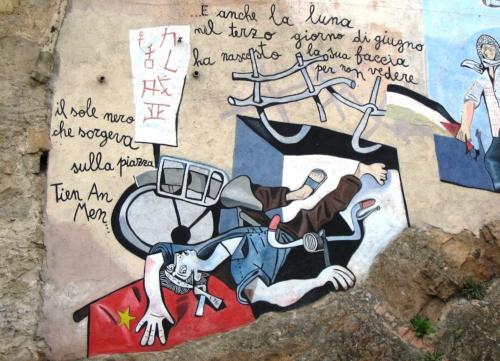 Repräsentative Wandmalereien in Orgosolo im Herzen Sardiniens