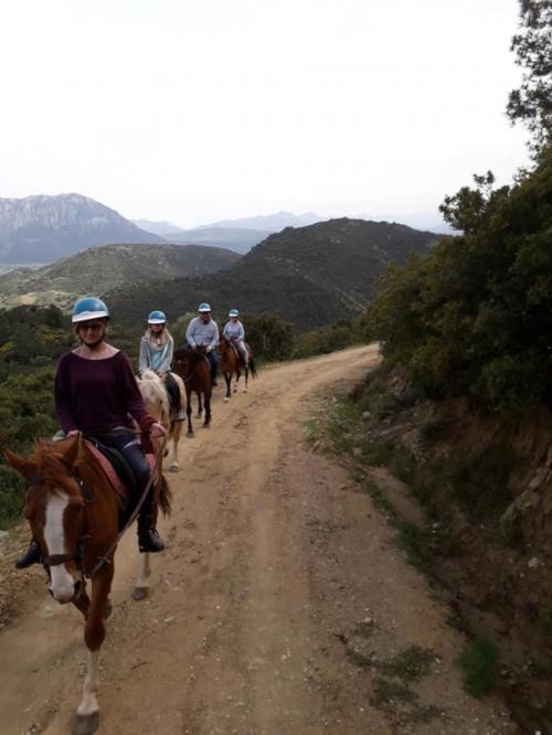 Horse hikers in Irgoli