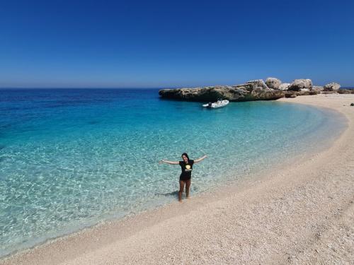 Ragazza in spiaggia 