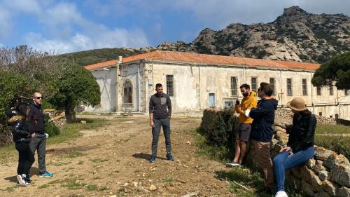 Momento de relax para los excursionistas en Asinara