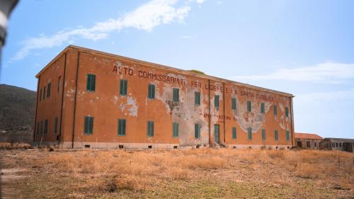 Anciens établissements sur l'île de l'Asinara