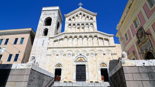 fachada de la catedral de Cagliari