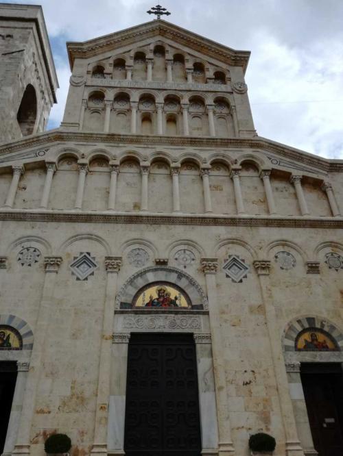 Fachada de la Catedral de Cagliari