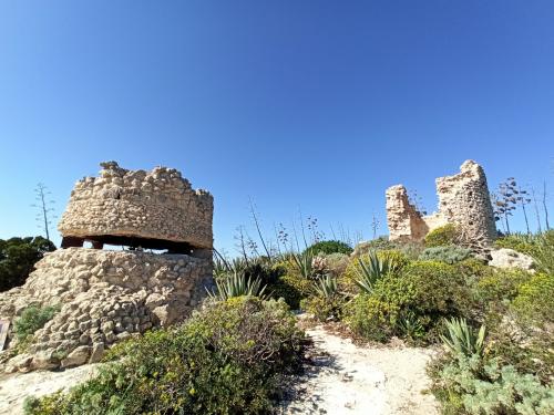 resti della Torre di Sant’Elia, un fortino della Seconda Guerra Mondiale, Sella del Diavolo