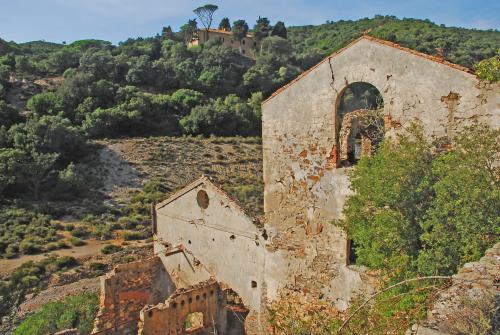 das Dorf Montevecchio, eine alte Bergbaustruktur