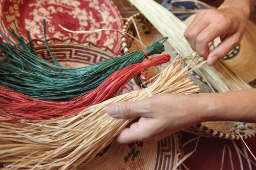 atelier de tressage de paniers traditionnels sardes