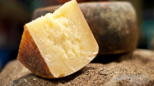 <p>Käse produziert in einem Bauernhof in Burgos während des Labors mit Führer</p><p><br></p>
