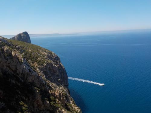 Vue panoramique sur la mer de Masua