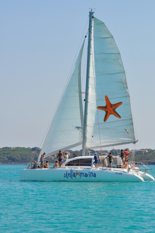 Passagiere an Bord eines Katamarans