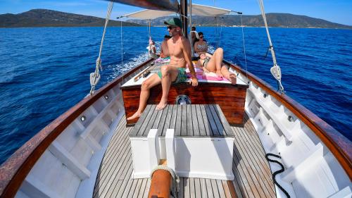 Passengers aboard the sailing ship Mastro Pasqualino