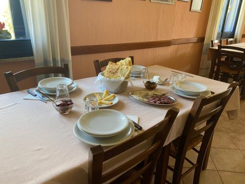 <p>Table set in restaurant in Bitti</p>